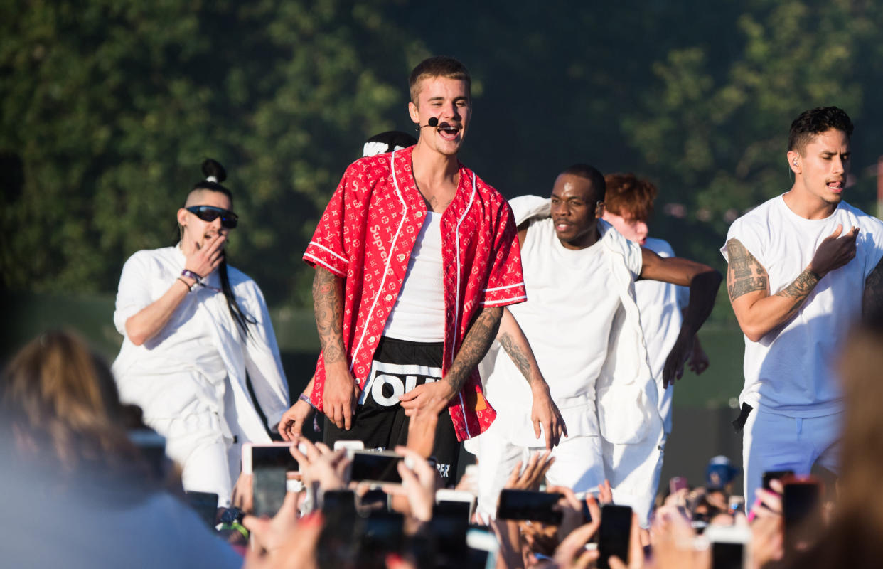 LONDON, ENGLAND - JULY 02:  Justin Bieber performs at Hyde Park on July 2, 2017 in London, England.  (Photo by Samir Hussein/Samir Hussein/Redferns)