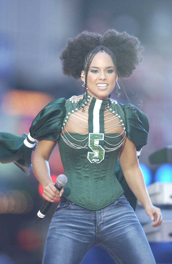 Alicia Keys performing