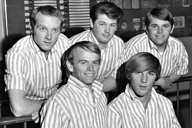 Tres hermanos, un primo y un amigo: The Beach Boys en sus comienzos