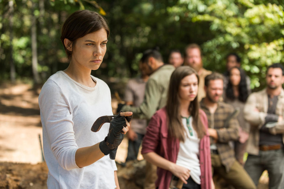 Lauren Cohan as Maggie and Katelyn Nacon as Enid in <em>The Walking Dead</em> (Photo: AMC)