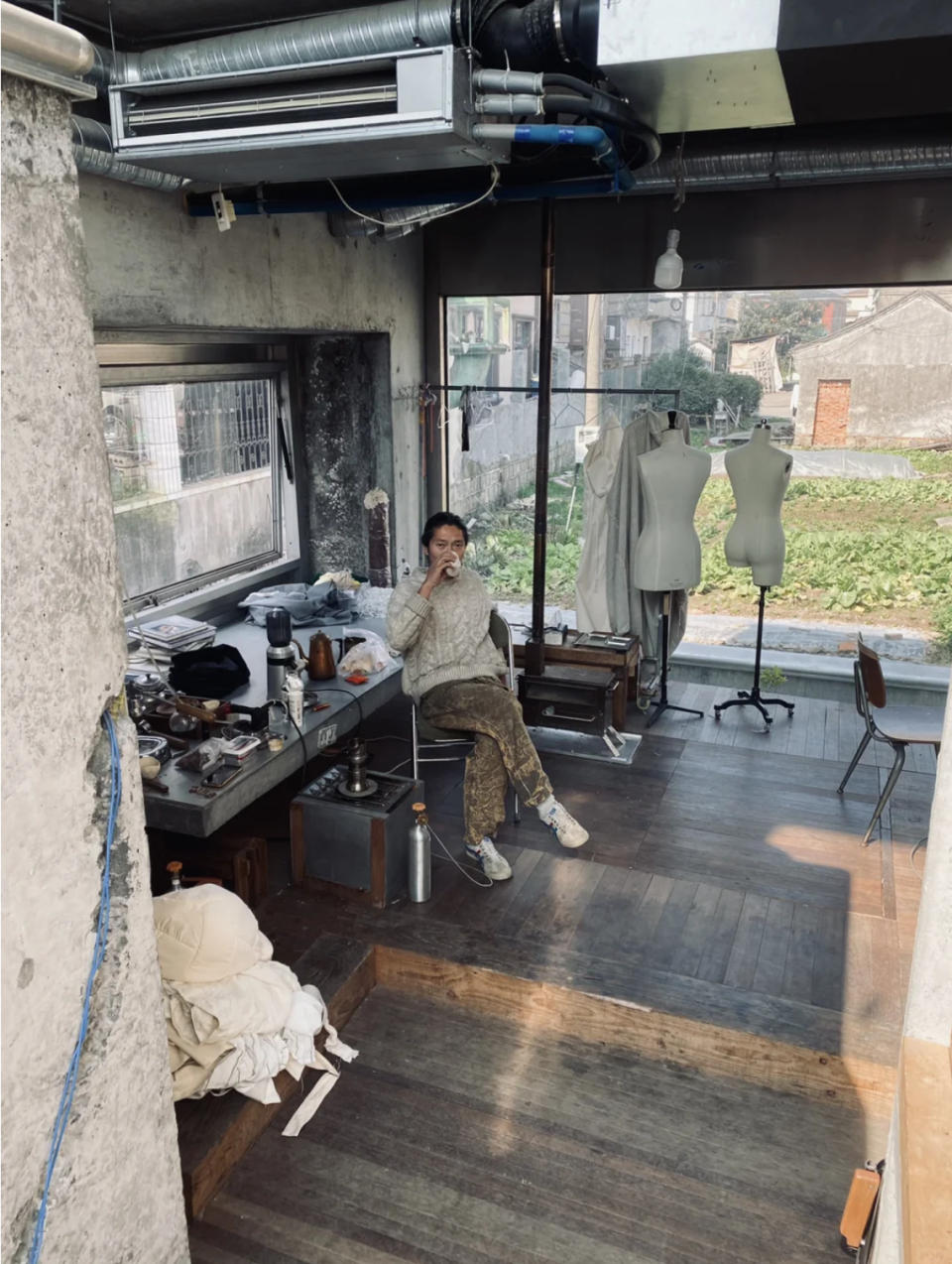 Aiguo Cheng in the studio.