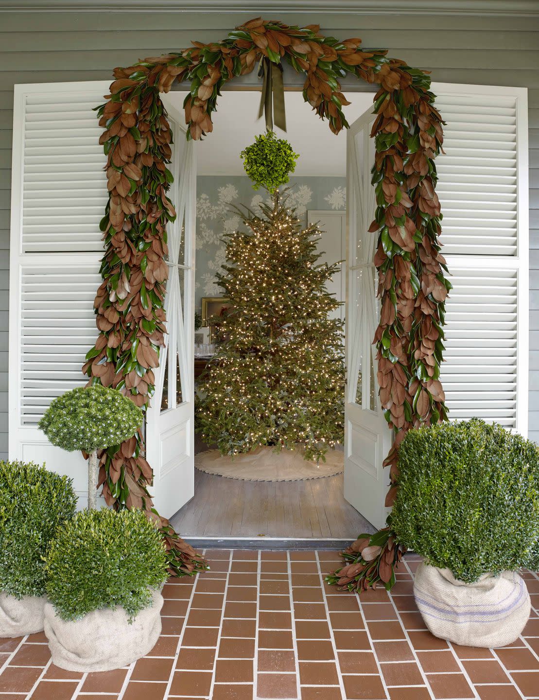 tammy connor christmas party entrance