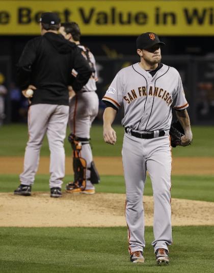 Giants starterJake Peavy gave up four earned runs in five innings in a Game 2 loss. (USA TODAY Sports)