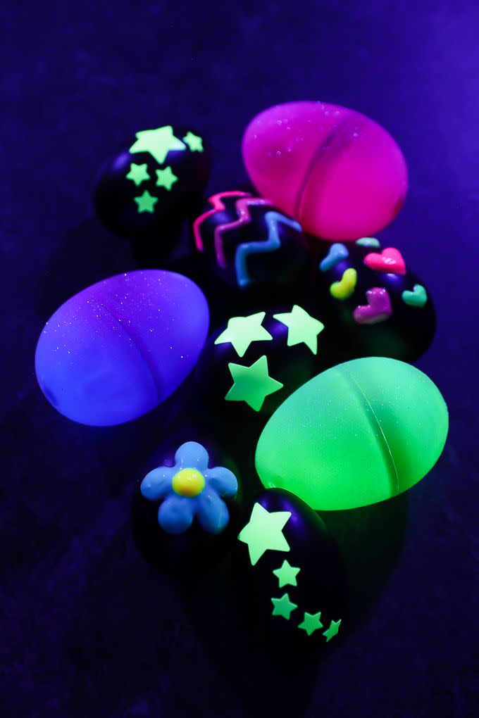 glow in the dark egg hunt party games for kids, a pumpkin and a princess