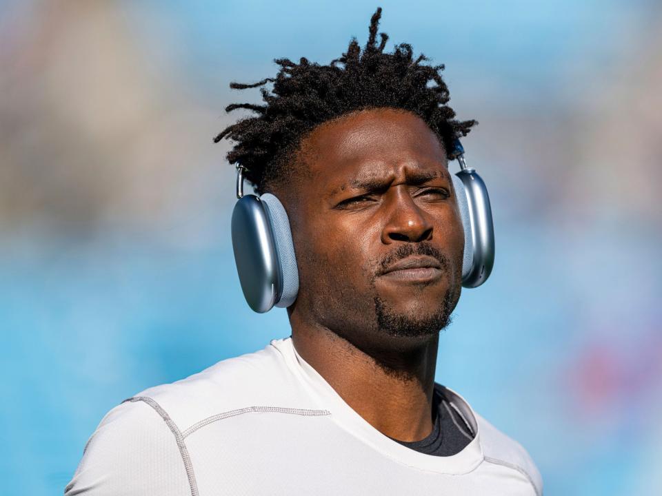 Antonio Brown warms up before a game against the Carolina Panthers.