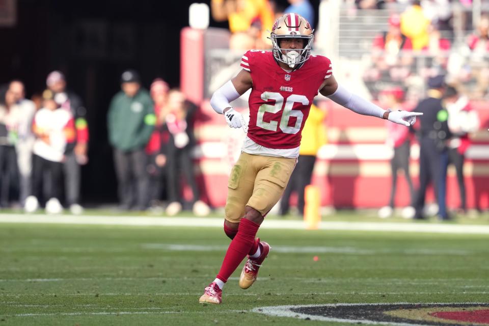 Dec 10, 2023; Santa Clara, California, USA; San Francisco 49ers cornerback Isaiah Oliver (26) during the second quarter against the Seattle Seahawks at Levi’s Stadium. Mandatory Credit: Darren Yamashita-USA TODAY Sports