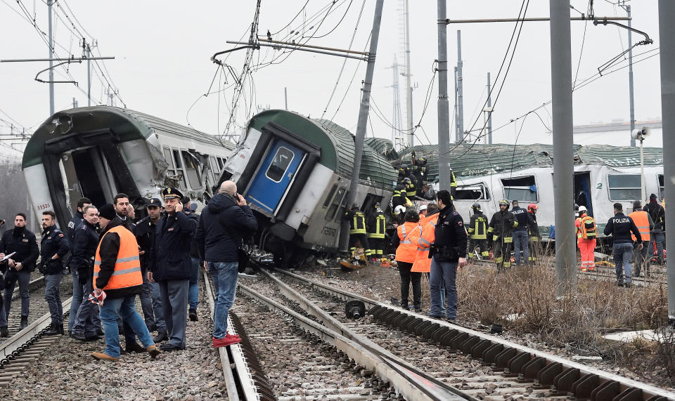 Deadly commuter train derailment near Milan