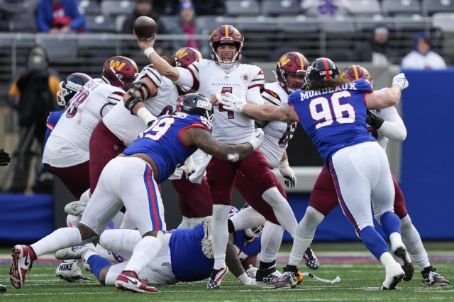 Washington Commanders safety Kamren Curl (31) runs against the New York  Giants during an NFL football game Sunday, Dec. 4, 2022, in East  Rutherford, N.J. (AP Photo/Adam Hunger Stock Photo - Alamy