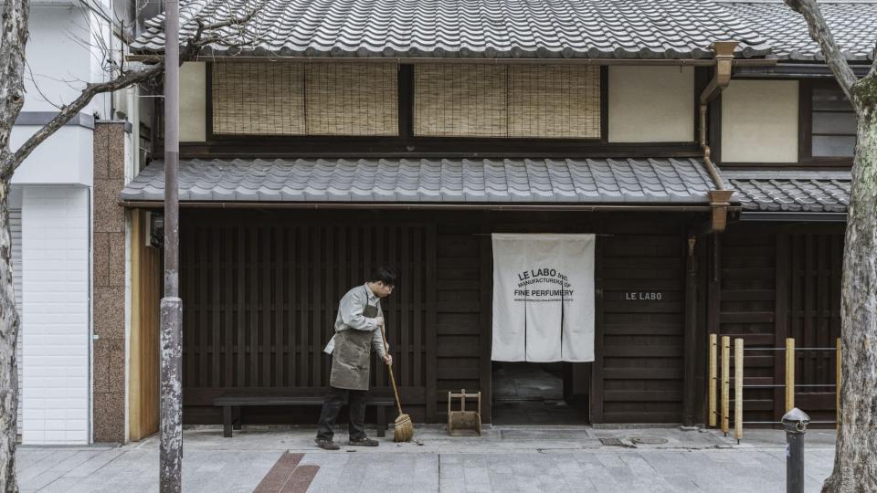 日本首家Le Labo咖啡店落戶京都！傳統町屋翻新打造侘寂風 設香水店/Cafe/調香+職人空間