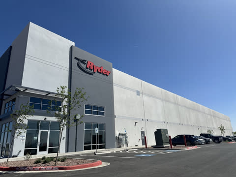 Ryder anuncia la apertura de un nuevo almacen multicliente en El Paso, Texas. Ubicado estratégicamente a lo largo del corredor comercial México-Estados Unidos para apoyar el crecimiento de sus clientes frente al auge del nearshoring y comercio internacional. (Photo: Business Wire)