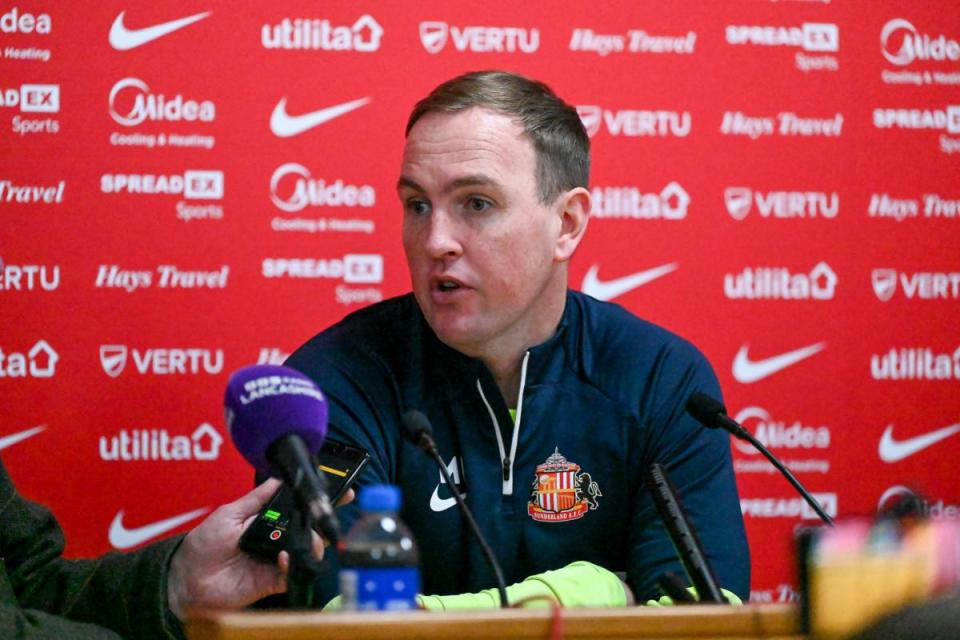 Sunderland's interim head coach Mike Dodds <i>(Image: Ian Horrocks)</i>