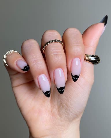 <p>Instagram: <a href="https://www.instagram.com/sansungnails/" data-component="link" data-source="inlineLink" data-type="externalLink" data-ordinal="1">@sansungnails</a></p>