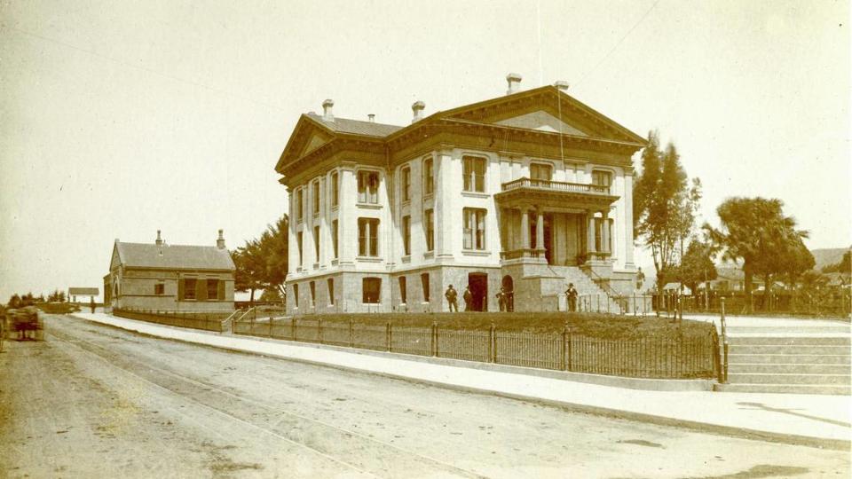 A Greek Revival-style courthouse was built in 1873 on Osos Street, the first San Luis Obispo County courthouse constructed for that purpose. It replaced an old adobe located on Court Street. The sheriff and jail were in the basement. The land for the building was donated by wealthy banker J.P. Andrews and Ernest Cerf, according to Myron Angel’s “History of San Luis Obispo County.” The hall of records is at left. The courthouse was demolished by Alex Madonna in 1940.