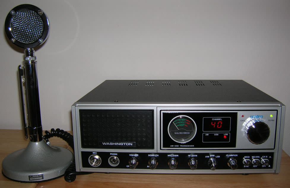 Typical 1980s CB base station, used with outdoor antenna. This radio may also be used in an automobile, since it is powered by 13.8 V DC. Shown with Astatic Power D-104 desk mic