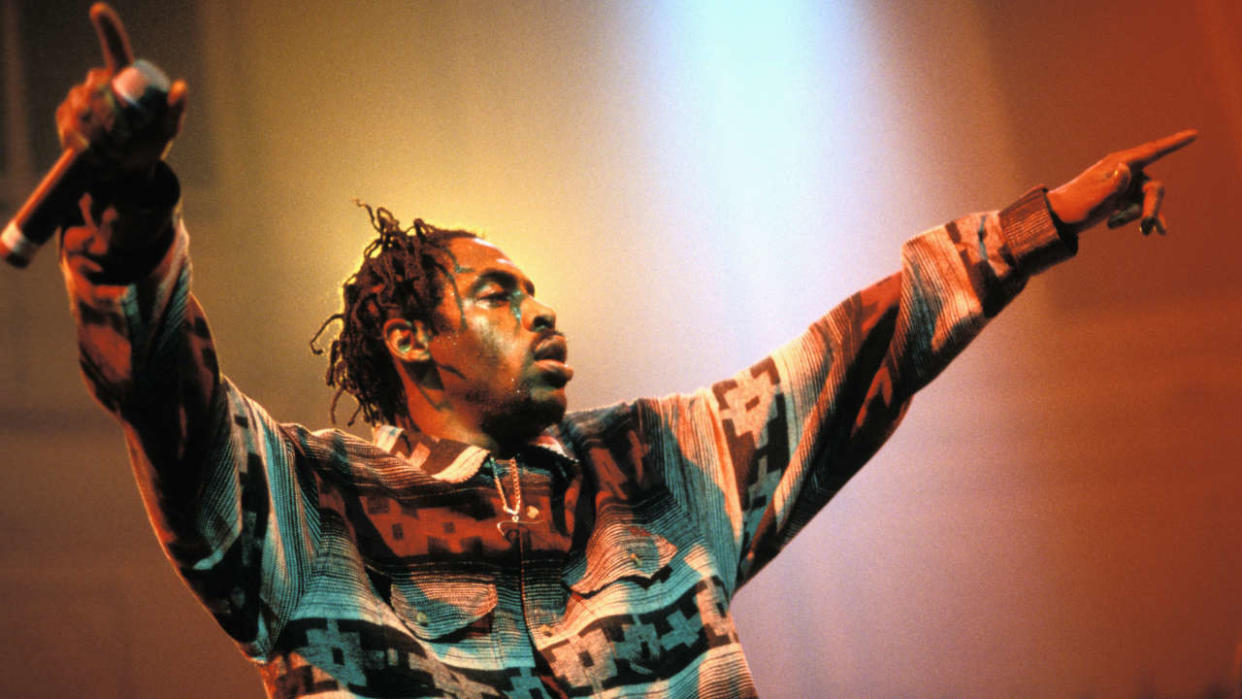 AMSTERDAM, NETHERLANDS - JANUARY 17: Rapper Coolio performs live on stage at Paradiso in Amsterdam, Netherlands on 17th January 1996. (photo by Frans Schellekens/Redferns)