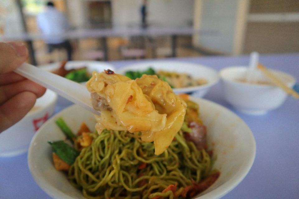 cho kee noodle - steamed wanton