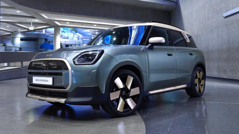 The New Mini Countryman Needs to Be Mini's Porsche Cayenne Moment photo