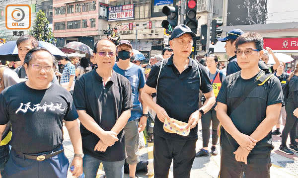 去年10月1日：何俊仁（左起）、楊森、黎智英及單仲偕現身銅鑼灣非法集會。