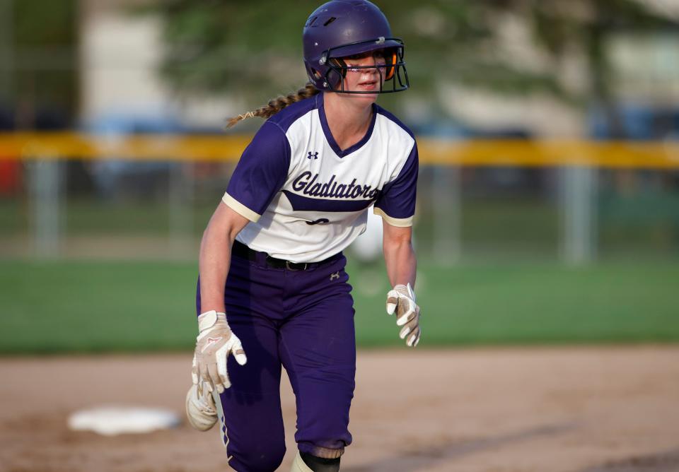 Tommi Kleinschmidt hit a three-run homer during a nine-run seventh-inning rally to help Fowlerville tie Eaton Rapids.