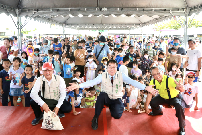 ▲台南市長黃偉哲邀請民眾到新化吃美食兼逛文創市集。