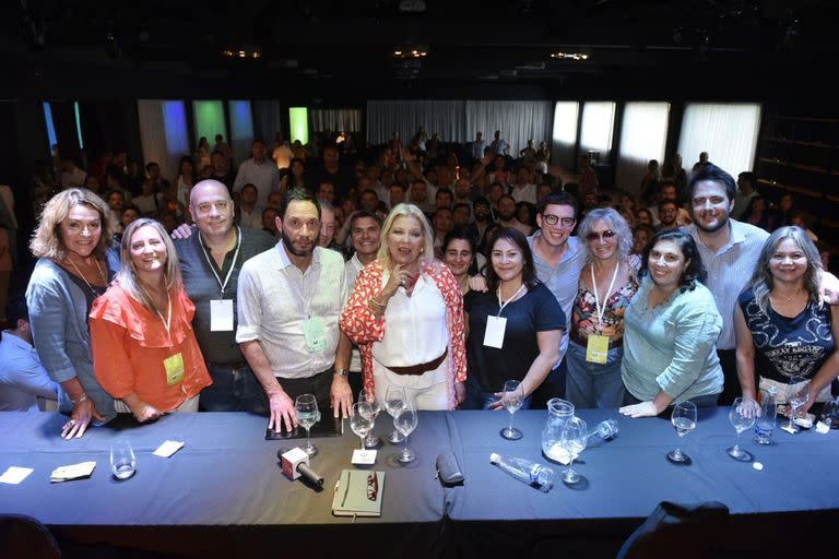 Elisa Carrió, junto a Maximiliano Ferraro y la conducción de la Coalición Cívica