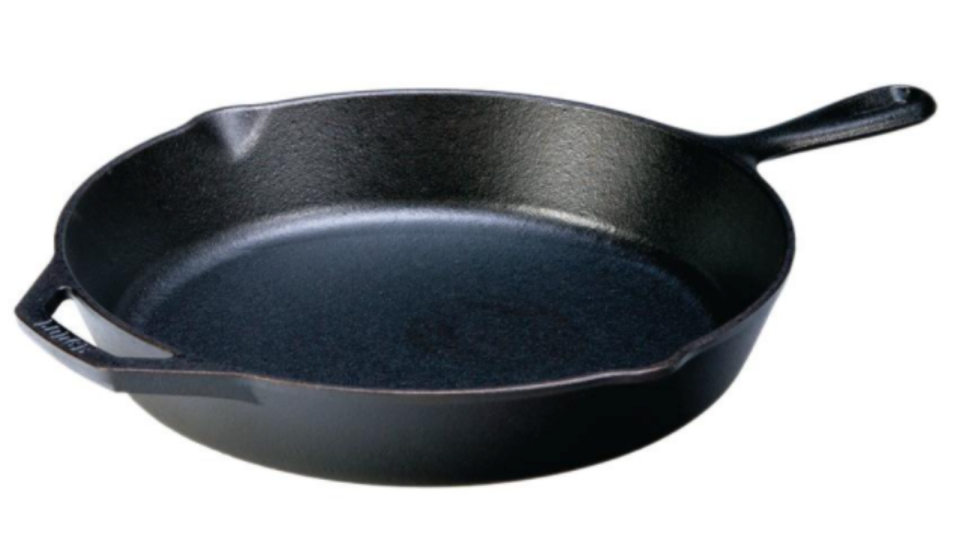 Best Home Depot gifts: Cast iron skillet