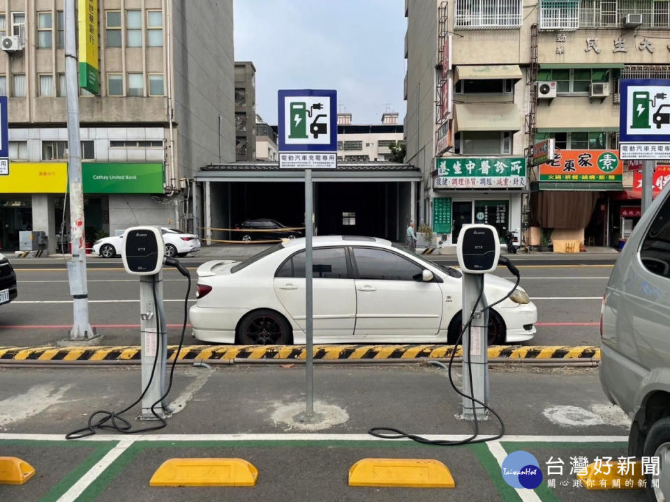 嘉義市府在公有路外收費停車場，逐步規劃設置電動汽車充電樁／嘉義市府提供