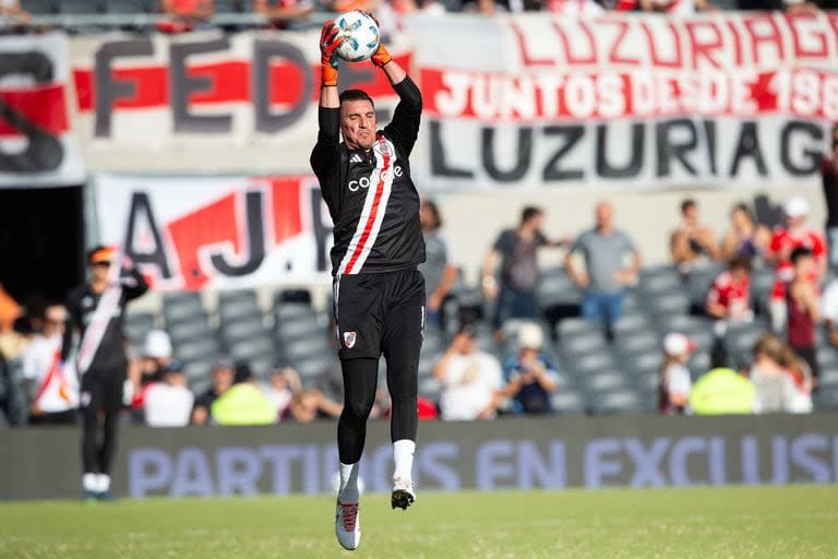 Franco Armani será titular y capitán