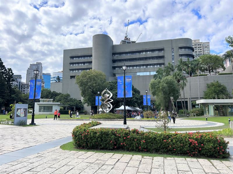 台中科博館出現偷摸女童裙子的色狼。（圖／資料照）