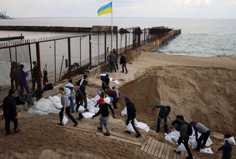 Odessa residents prepare to defend city