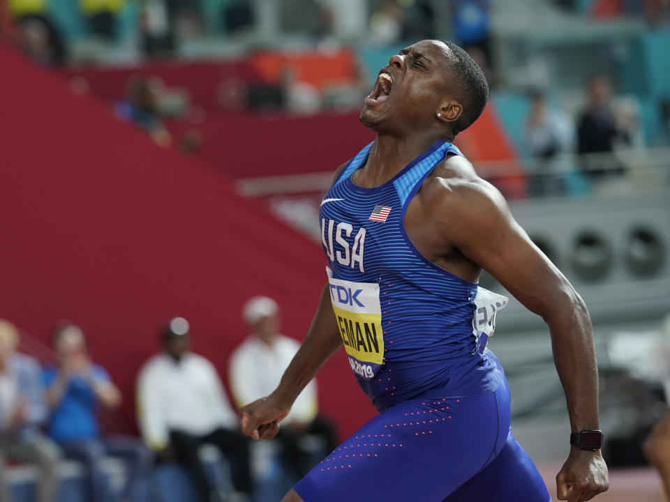 El estadounidense Christian Coleman gana los 100 metros del Mundial de atletismo en Doha, Qatar, el sábado 28 de septiembre de 2019. (AP Foto/David J. Phillip)