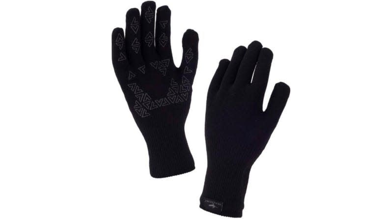 These gloves are both breathable and waterproof.