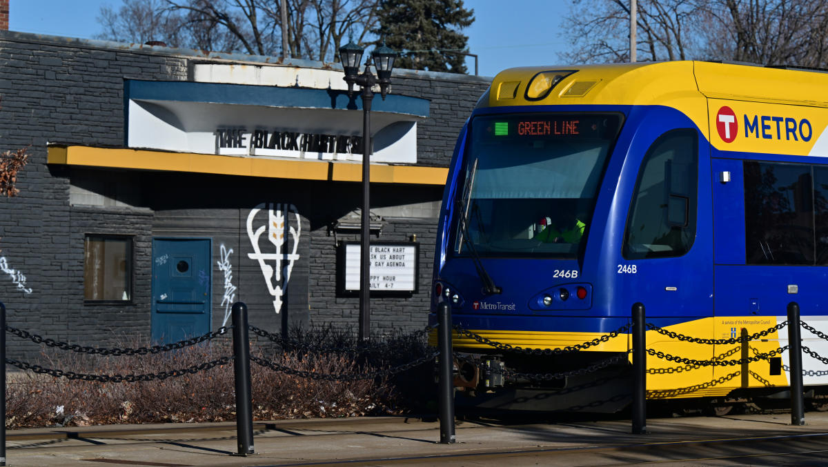 Metro Transit's extended light rail service brings thousands of Swifties  home