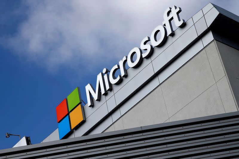 Foto de archivo. Un logotipo de Microsoft se ve en Los Ángeles, California