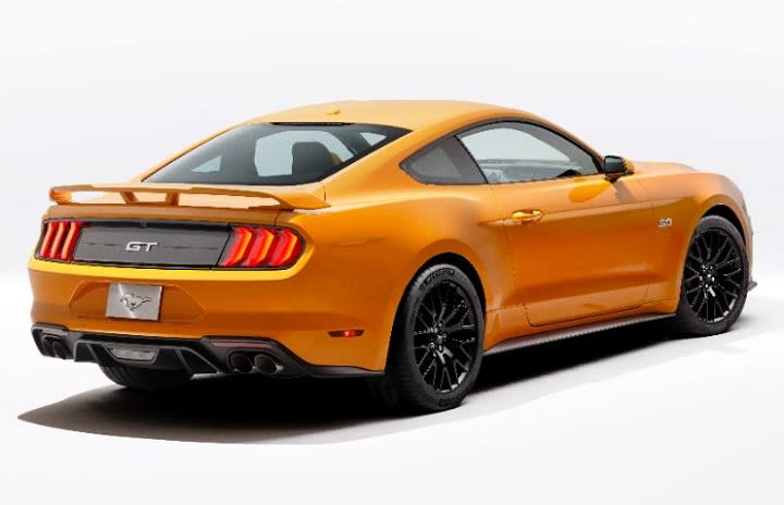 2018 Ford Mustang GT rear quarter right photo