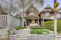 <p><span>189 Brookside Dr., Toronto, Ont.</span><br> Location: Toronto, Ontario<br> List Price: $999,990<br> (Photo: Zoocasa) </p>