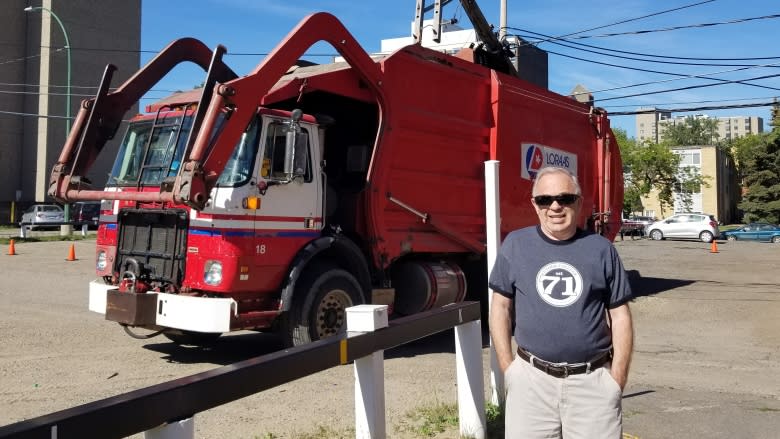 Power outage in parts of downtown Regina after garbage truck hits power pole