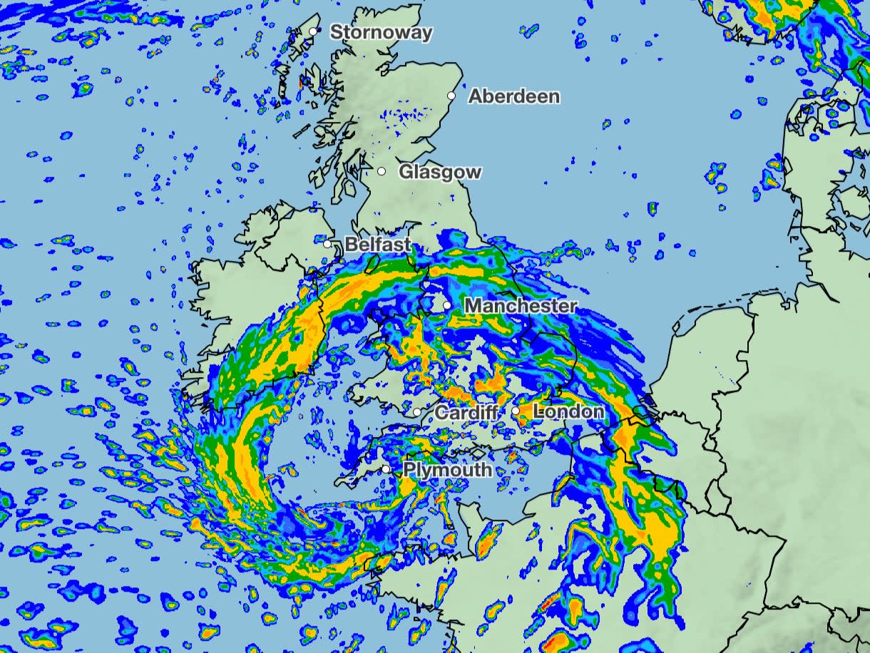At 3am on Thursday large portions of Britain will be seeing the effects of Storm Ciarán. (Met Office)