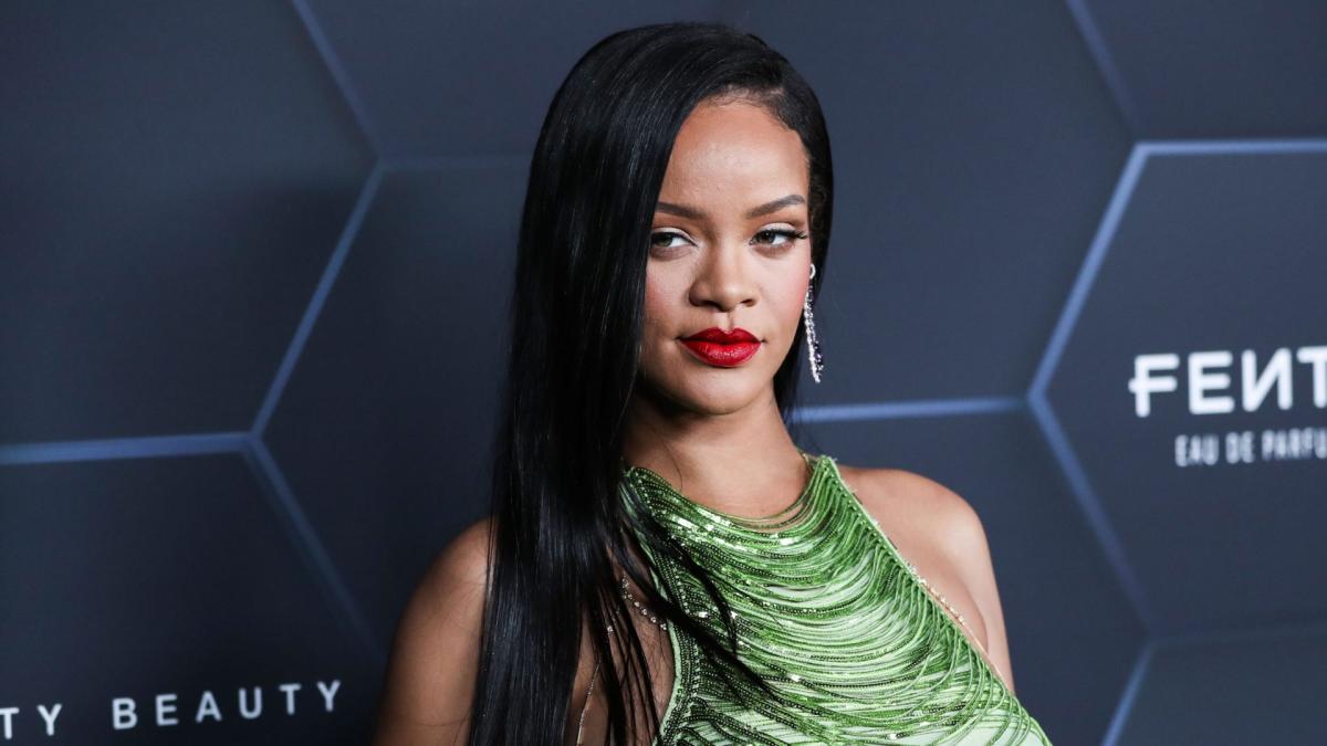 Video Rihanna becomes a self-made billionaire - ABC News