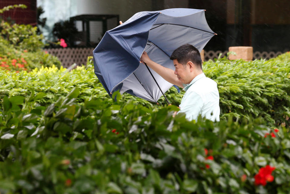 Typhoon Nida hits Hong Kong and southern China