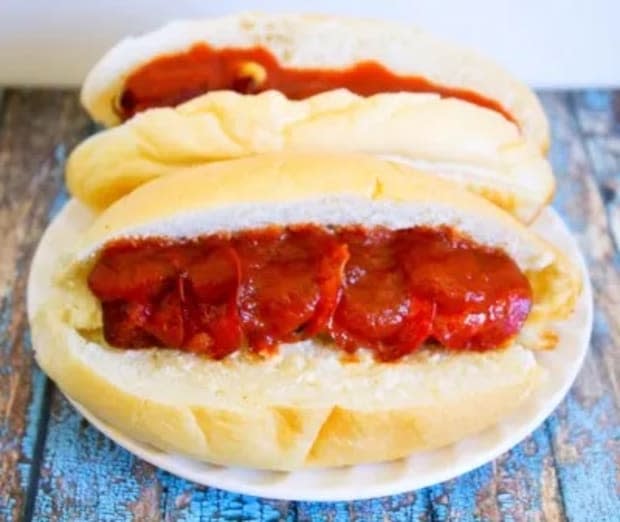 <p><a href="https://parade.com/841397/deannasamaan/the-very-best-of-summer-pizza-grilled-hot-dogs/" rel="nofollow noopener" target="_blank" data-ylk="slk:Deanna Samaan;elm:context_link;itc:0;sec:content-canvas" class="link ">Deanna Samaan</a></p>