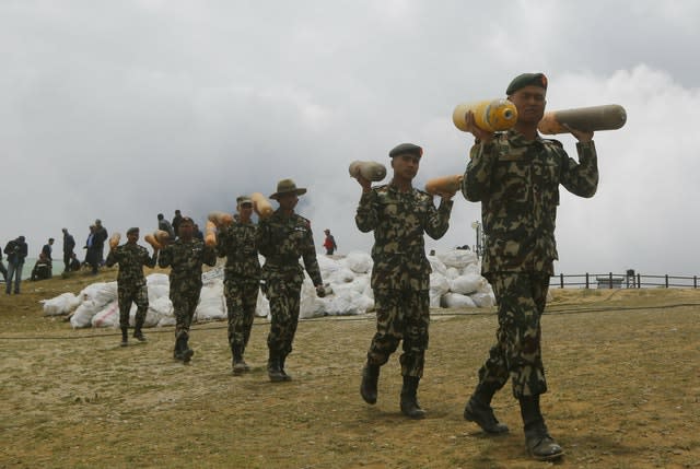 Everest clean-up