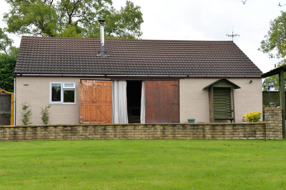 Jackie Shearsby and Peter Hickinbotham lived in the ‘garage’ for more than four years (Tristan Potter/SWNS.com)