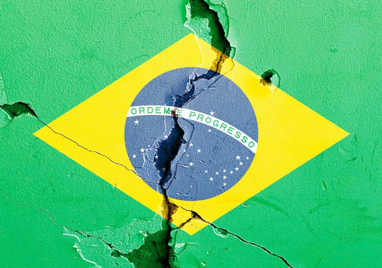 <a href="https://www.shutterstock.com/es/image-photo/brazil-national-flag-icon-grunge-pattern-1996099616" rel="nofollow noopener" target="_blank" data-ylk="slk:Shutterstock / helloRuby;elm:context_link;itc:0;sec:content-canvas" class="link ">Shutterstock / helloRuby</a>