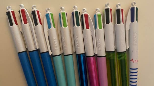 Pourquoi est-il important de ne pas négliger toutes les couleurs d'encre de  stylo ?