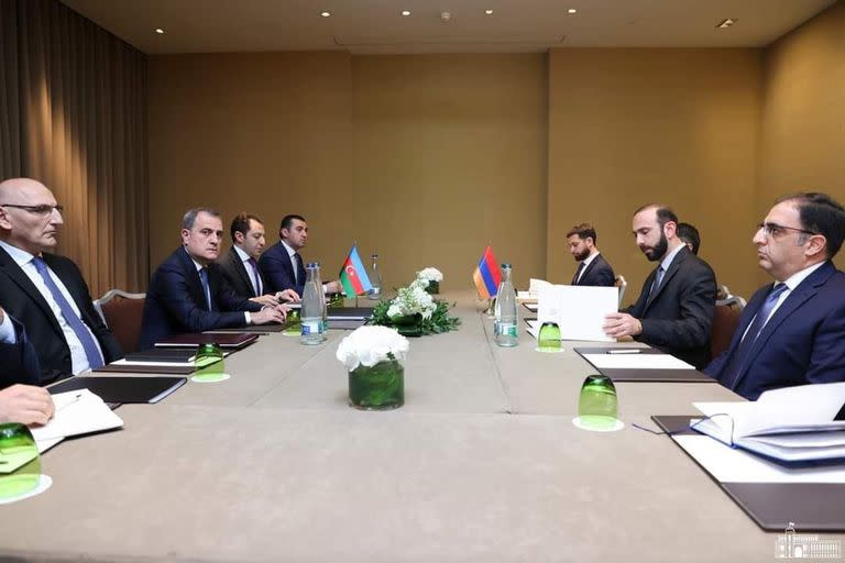 Reunión bilateral de ministros de Relaciones Exteriores de Azerbaiyán y Armenia celebrada en Ginebra.   POLITICA INTERNACIONAL ARMENIA AZERBAIYÁN MINISTERIO DE EXTERIORES DE AZERBAIYÁN