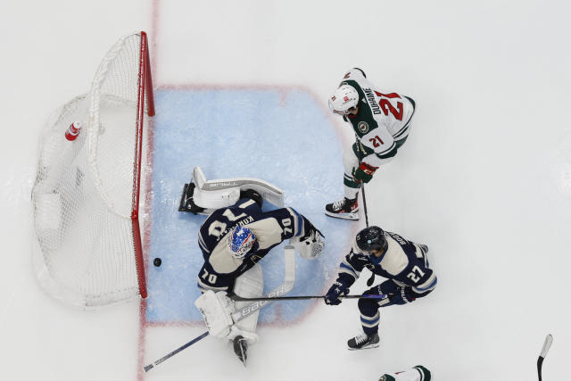 Marc-Andre Fleury passes Ed Belfour for 4th on NHL wins list