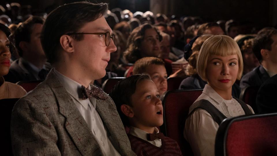 Paul Dano Mateo Zoryna Francis-Deford Michelle Williams in a movie theater