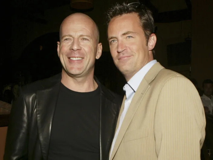 Bruce Willis and Matthew Perry at the premiere for 