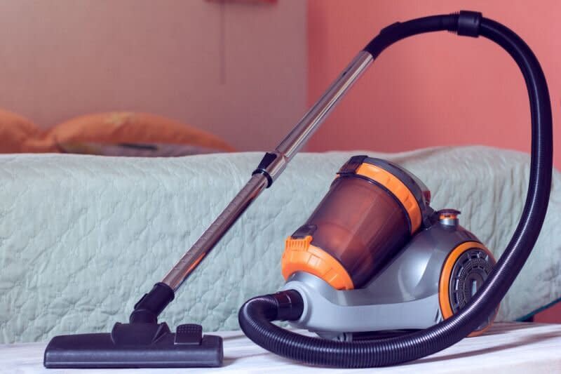 Le défi aspirateur consiste à rentrer dans un sac plastique et aspirer l’air à l’aide d’un aspirateur [Photo: Getty]